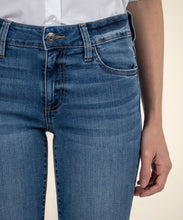 Load image into Gallery viewer, Model wearing Kut From The Kloth - NATALIE BOOTCUT KP258MI1 in Studious.