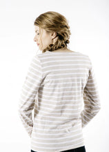 Load image into Gallery viewer, Model wearing Saint James - Minquidame Natural/Neige - back.
