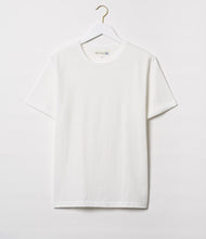 Load image into Gallery viewer, Merz B. Schwanen Loop Wheel Tee in White.
