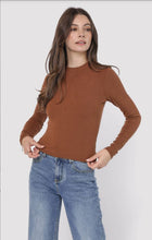 Load image into Gallery viewer, Model wearing Sadie &amp; Sage - Ronan Crewneck Top
