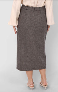 Sadie & Sage - Outta Here Houndstooth Midi Skirt