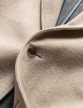Load image into Gallery viewer, Rodd &amp; Gunn - The Lodestone Coat in Barley.
