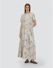 Load image into Gallery viewer, Model wearing Herno - Women&#39;s Blooming Jacquard Woven Shirt in Chantilly.
