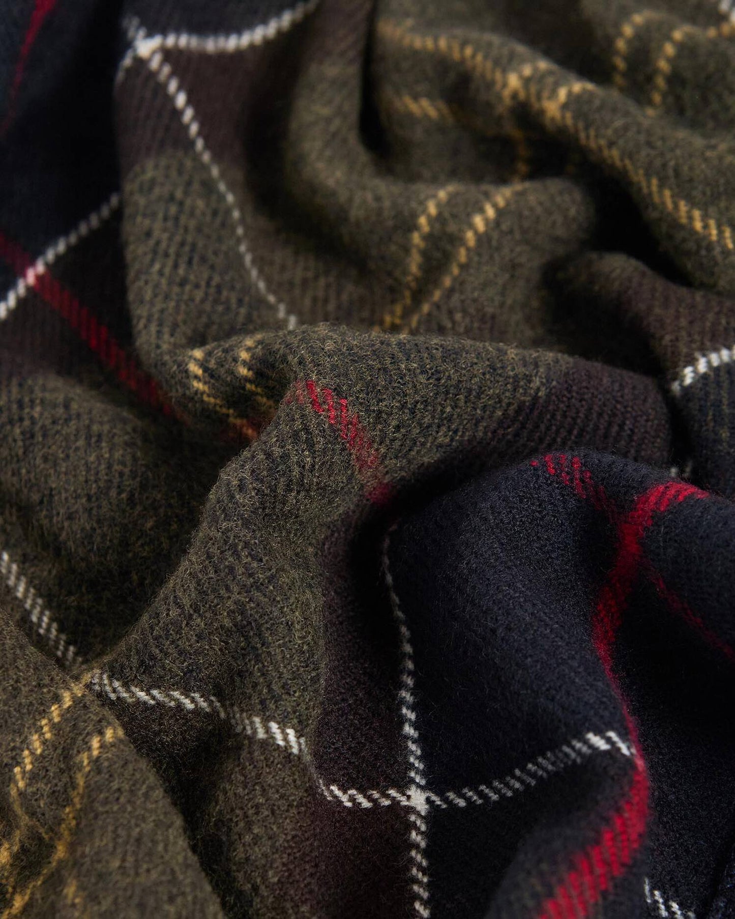 Barbour- Kirklees Tartan Triangular Scarf