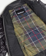 Load image into Gallery viewer, Barbour Premium Carlton Quilt in Black/Classic.
