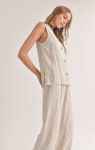 Model wearing Sadie & Sage - La Luna Linen Blend Vest Top in Oatmeal.