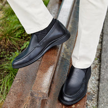 Load image into Gallery viewer, Amberjack - The Loafer - Obsidian
