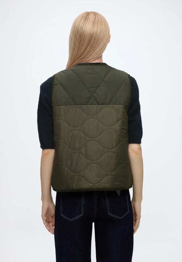 Barbour- Nunwell Reversible Quilted Liner