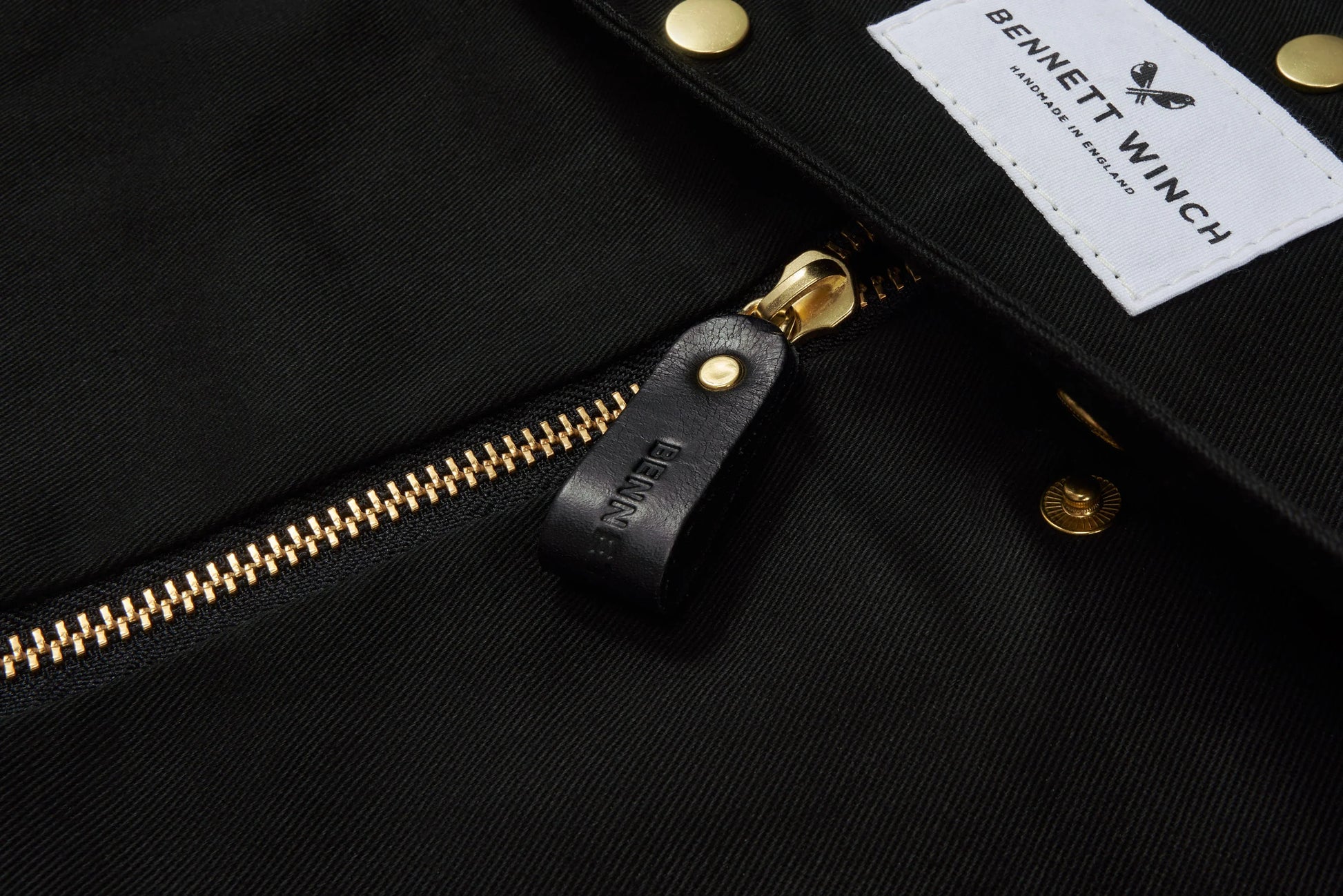 Bennett Winch - Suit Carrier Holdall Canvas in Black.