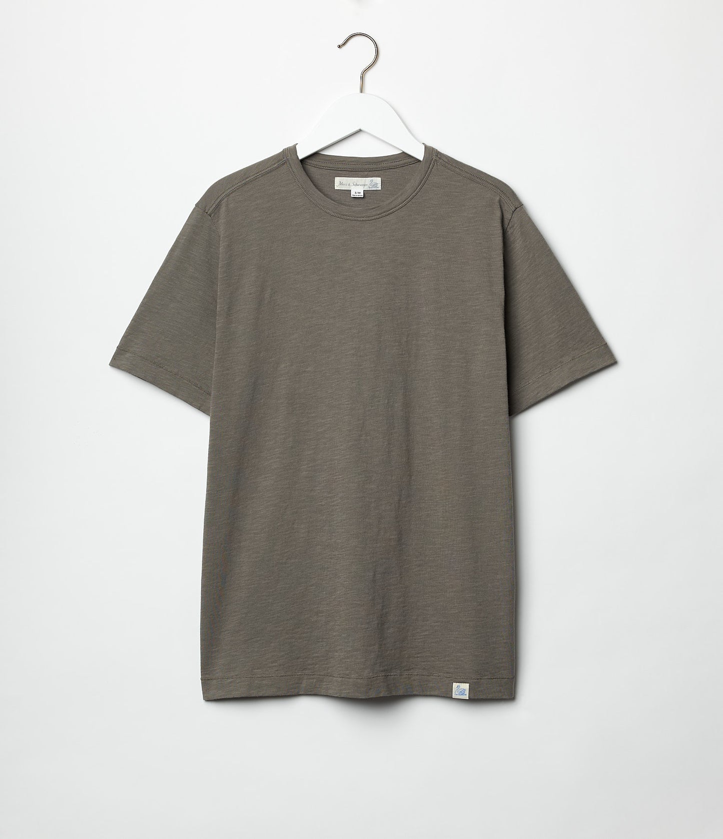 Merz B. Schwanen - Good Basics Unisex T-shirt in Vintage Army.