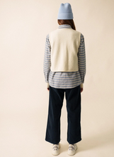 Load image into Gallery viewer, Saint James - Jura Vest
