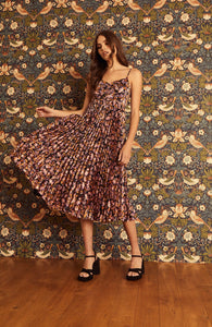 Model wearing Caballero - Donna Dress in Falling Blush Flowers.