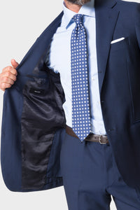 Model wearing Ring Jacket Calm Twist suit - navy.
