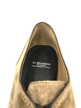 Load image into Gallery viewer, Di Bianco SB221 shoes in Velour Martora.
