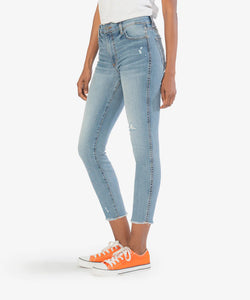 Model wearing Kut From The Kloth - Connie High Rise Fab Ab Crop KC1473MA3 in Thinker w/ Med Base Wash.