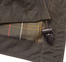 Load image into Gallery viewer, Barbour Classic Sylkoil Hood

