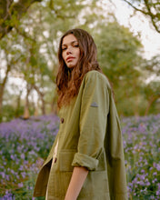 Load image into Gallery viewer, Model wearing Barbour Zale Casual in Olive tree.

