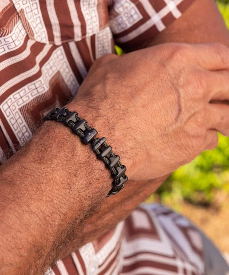 Pig & Hen Bold Bob Bracelet in Army/Black