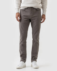 Model wearing Rodd & Gunn Motion 2 Straight Jean in Pebble.